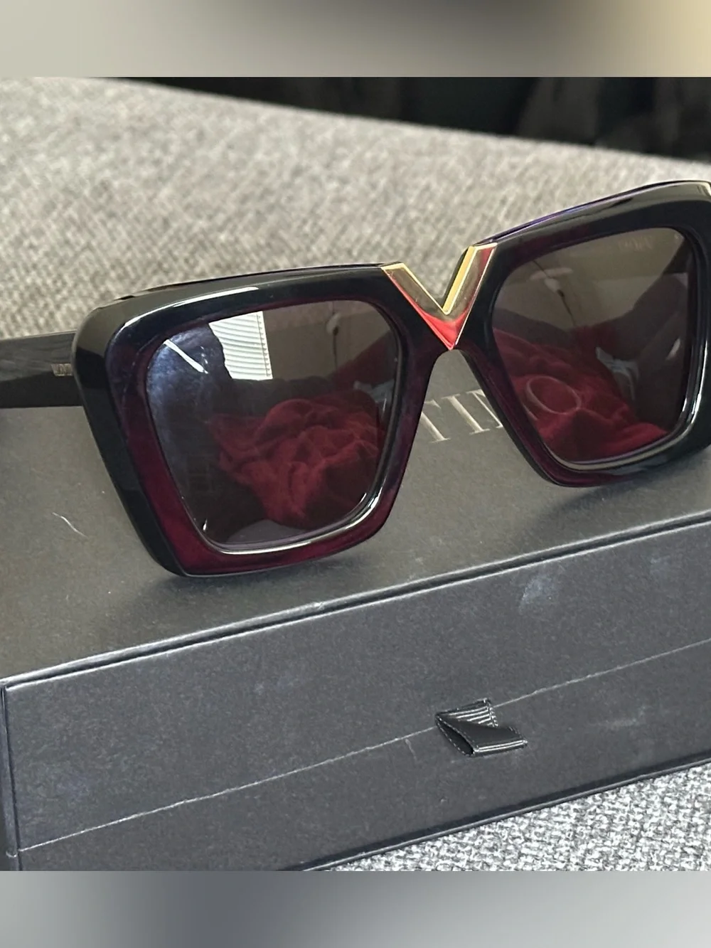 VALENTINO V-GOLDII Oversized Butterfly Sunglasses NIB Authentic Black/Smoke Grey - Picture 11 of 11